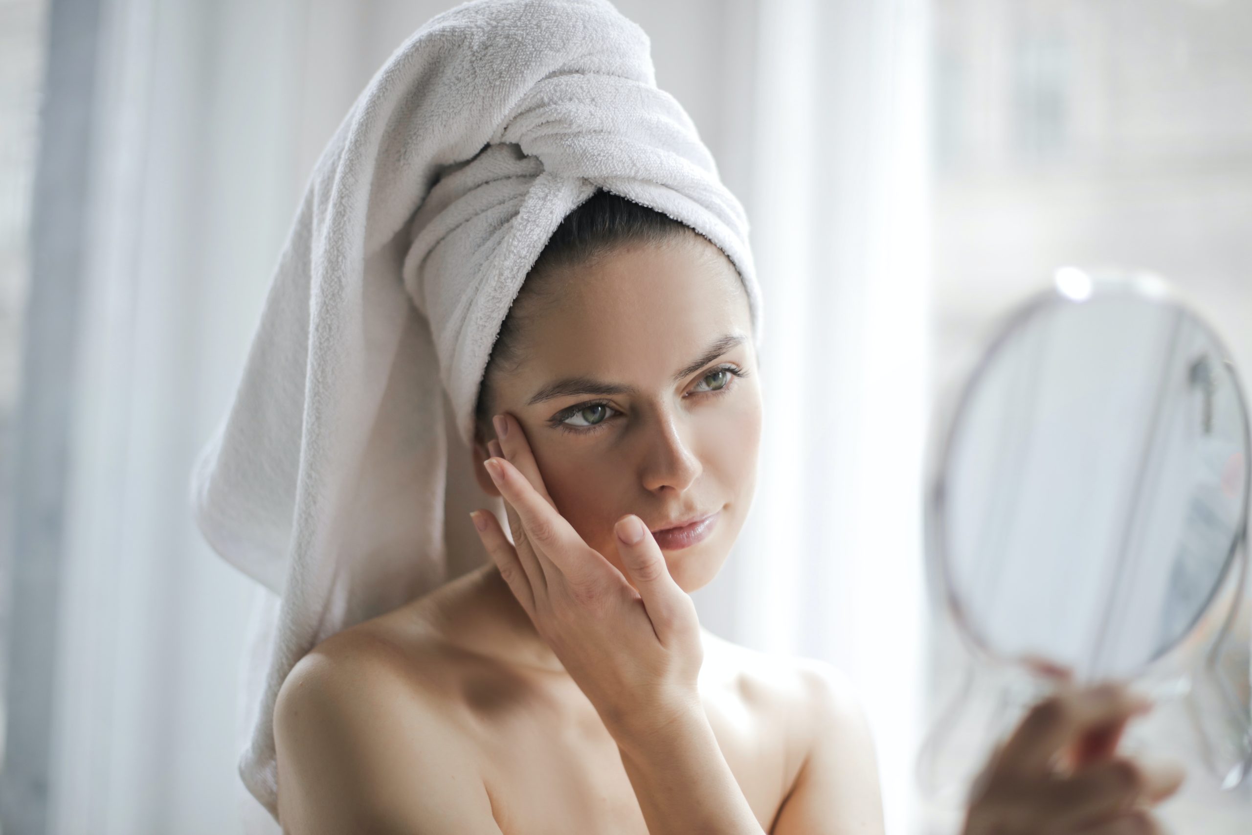 pexels-andrea-piacquadio-3754678 Femme belle peau